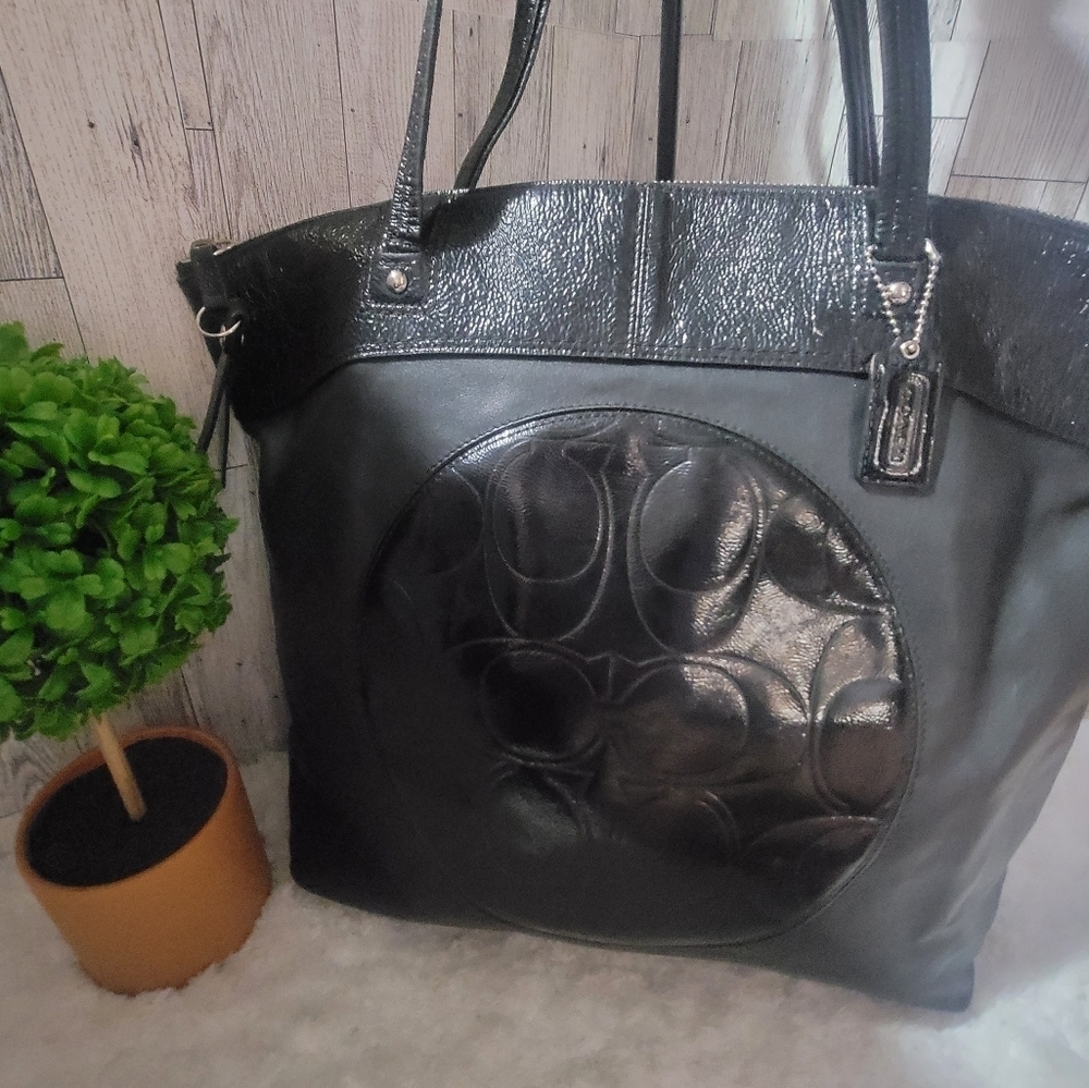 COACH ~ Vintage - Laura ~ Smooth &  Patent Leather Mix